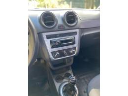 VOLKSWAGEN - SAVEIRO - 2016/2016 - Branca - R$ 52.900,00