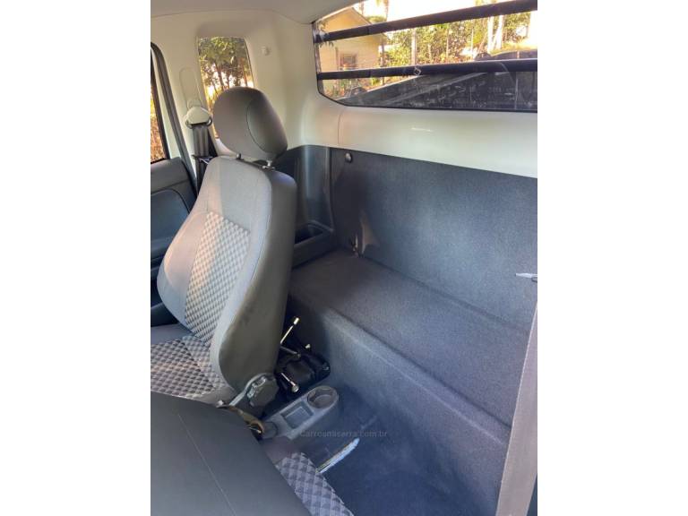 VOLKSWAGEN - SAVEIRO - 2016/2016 - Branca - R$ 52.900,00